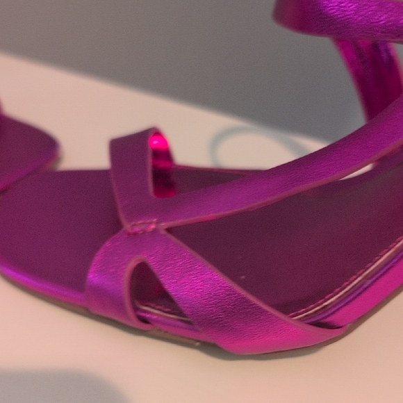 Vince Camuto Metallic Pink Heels - Picture 4 of 9